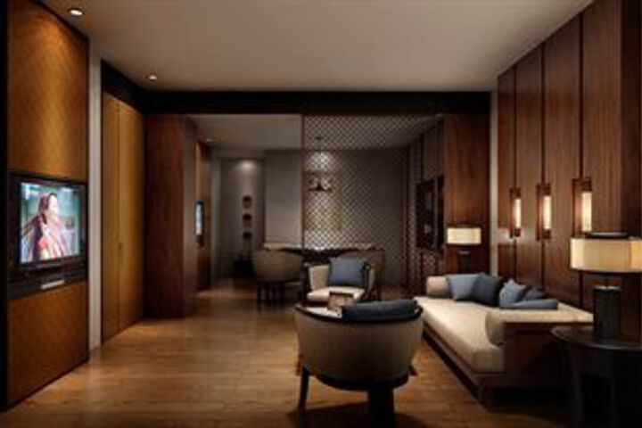 Room 11 of 13