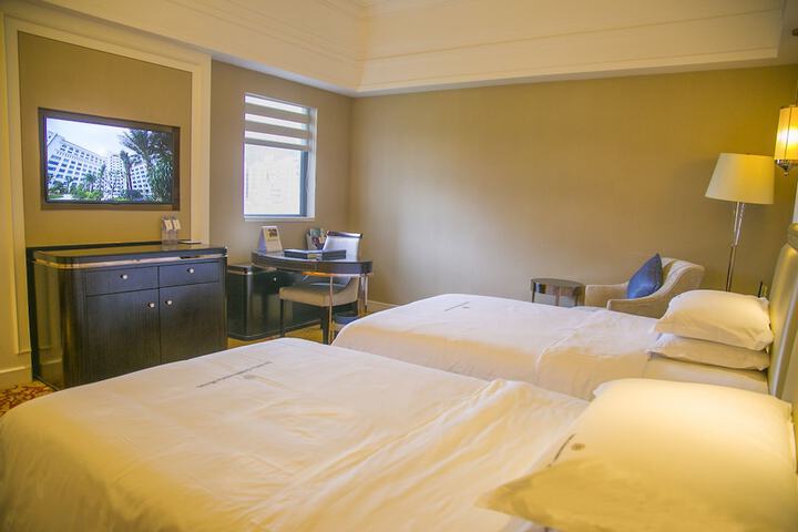 Room 14 of 101