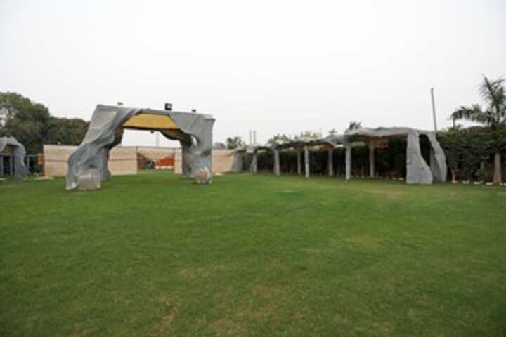 Hotel Exterior 9 of 23