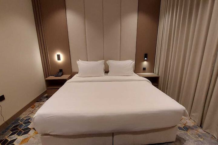 Room 16 of 64