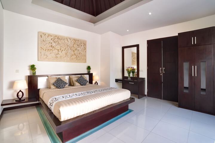 Room 5 of 63