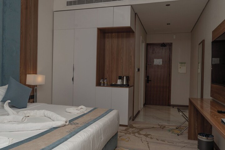 Room 56 of 96