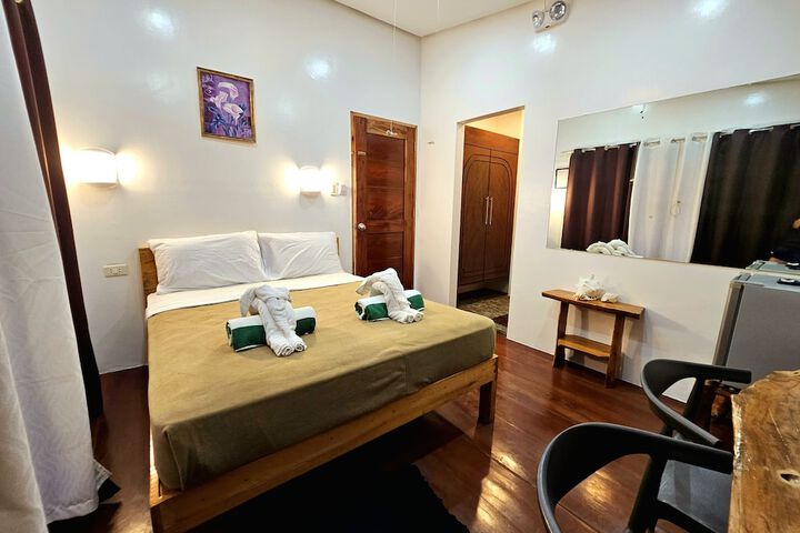 Room 42 of 165
