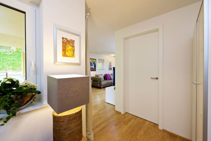 Room 10 of 16