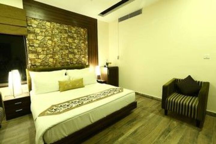 Room 34 of 51