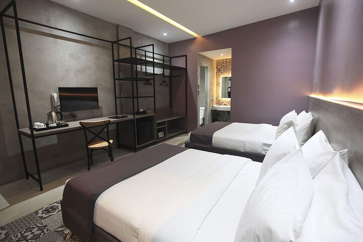 Room 8 of 69