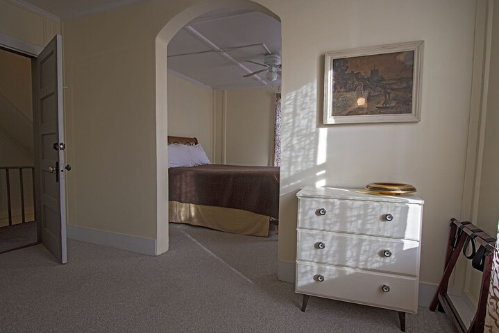 Room 13 of 52