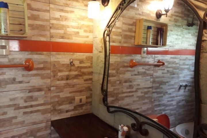 Room 22 of 185