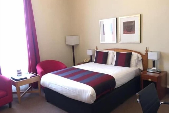 Room 8 of 43
