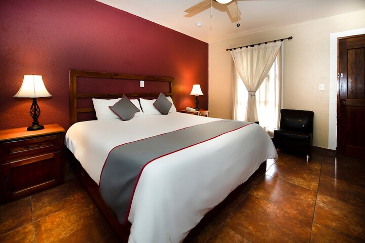 Room 9 of 38