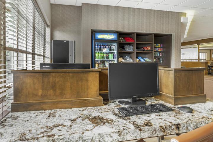 Business Center 90 of 92