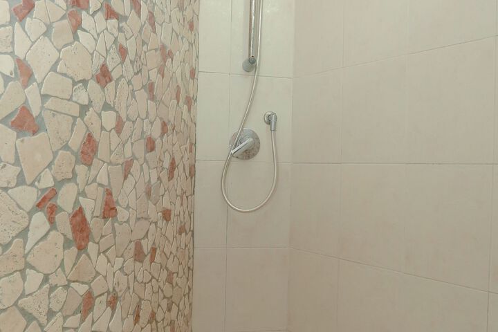 Room 43 of 65