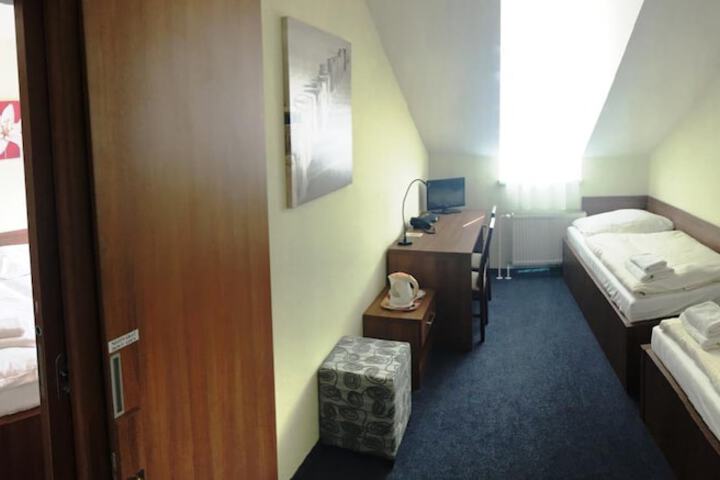 Room 8 of 47