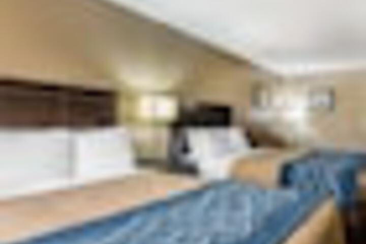Room 53 of 213