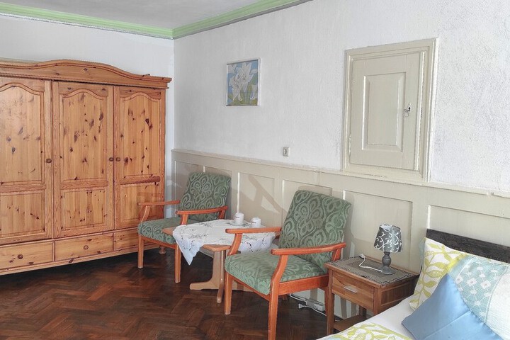 Room 13 of 52