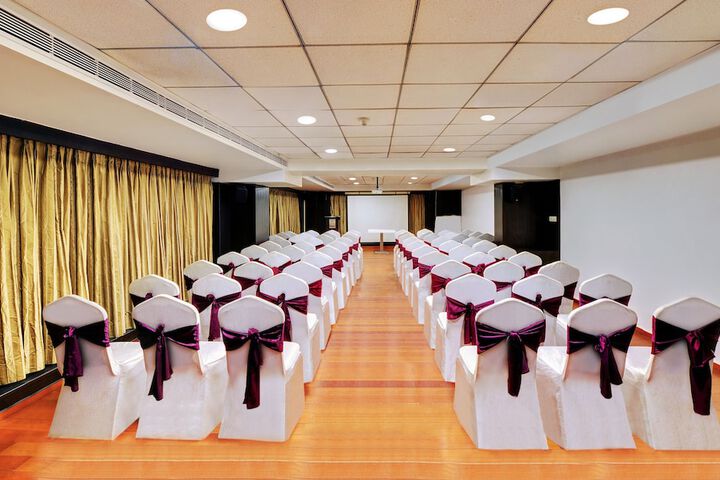 Ballroom/Hall 33 of 42