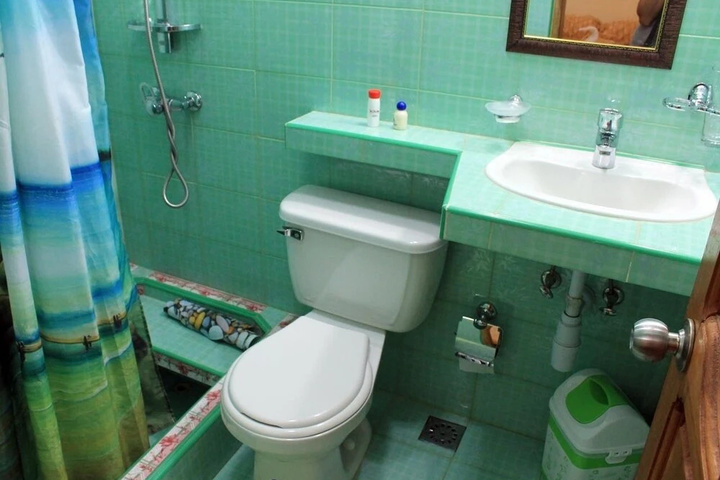 Room 8 of 20