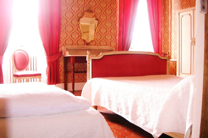 Room 17 of 40