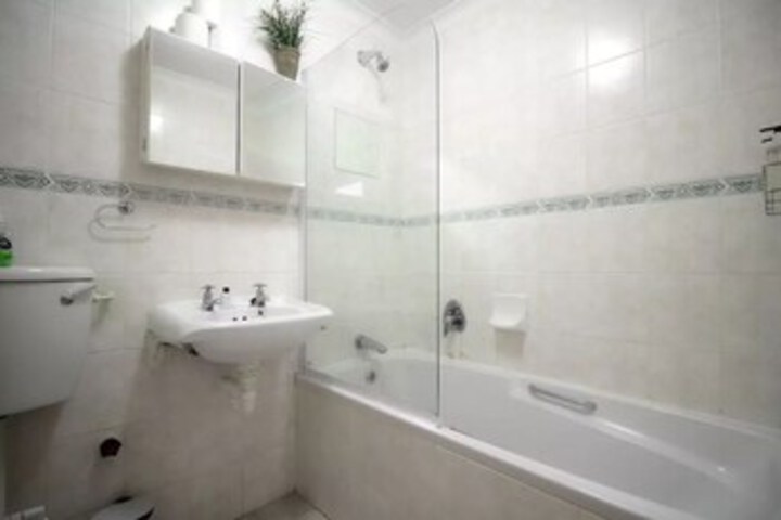 Room 3 of 16