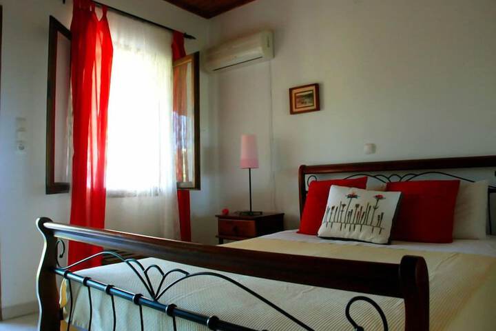 Room 9 of 37