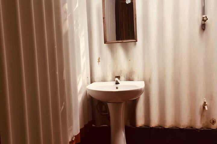 Room 8 of 8