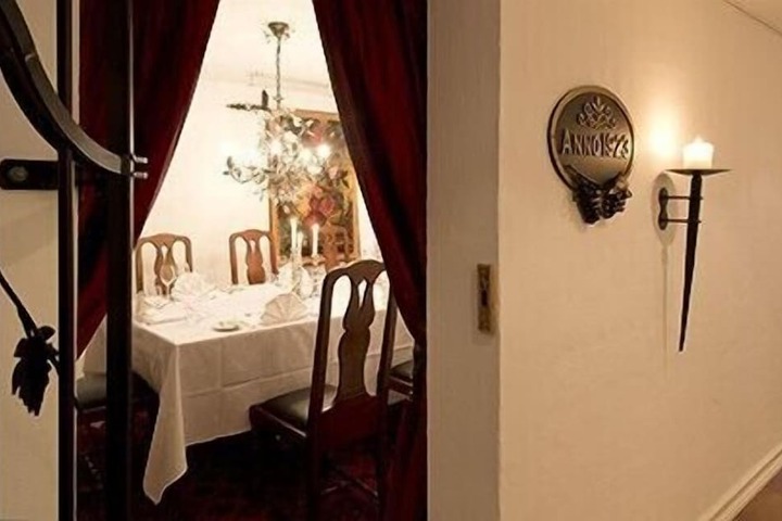 Dining Photos