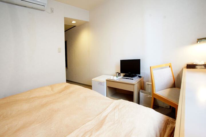 Room 10 of 35