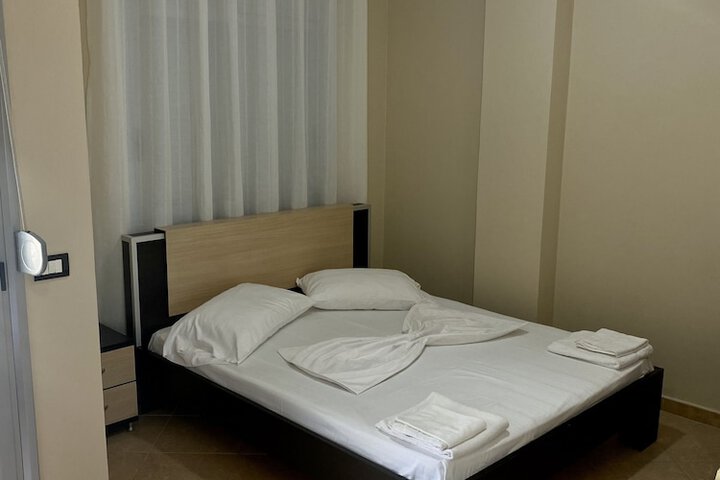 Room 6 of 54