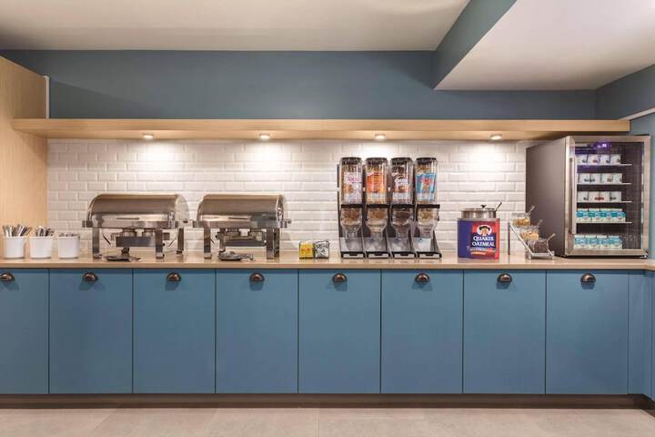 Breakfast/Coffee Service 24 of 28