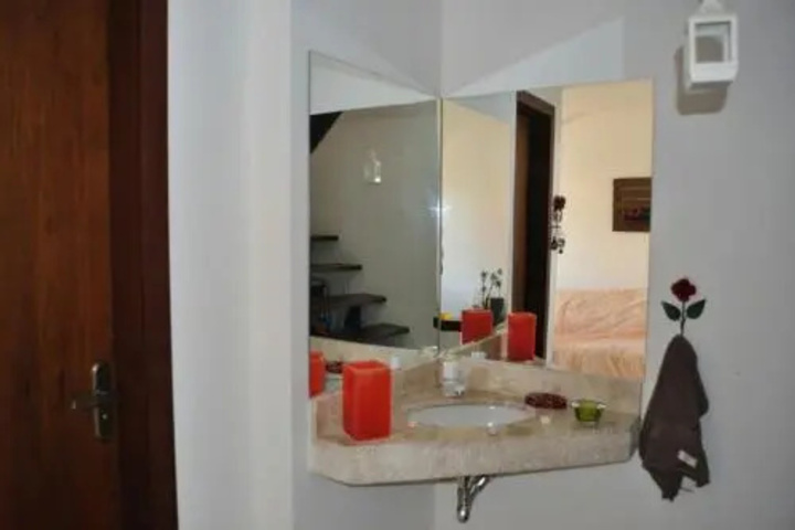 Room 8 of 17