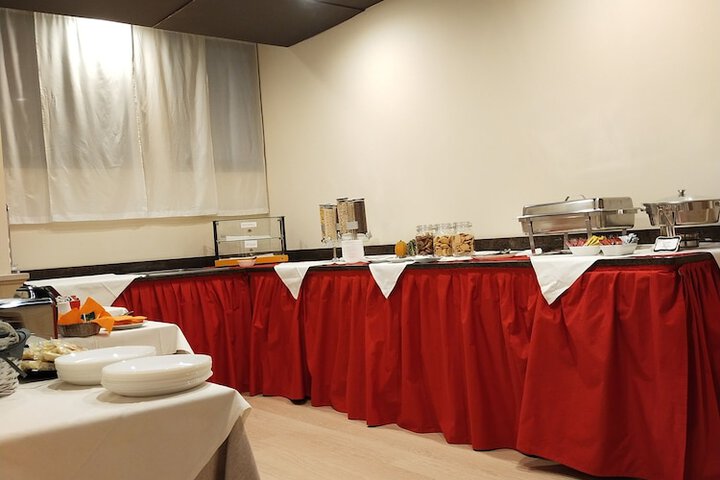 Dining 32 of 45
