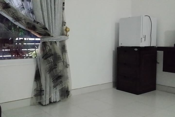 Room 4 of 49