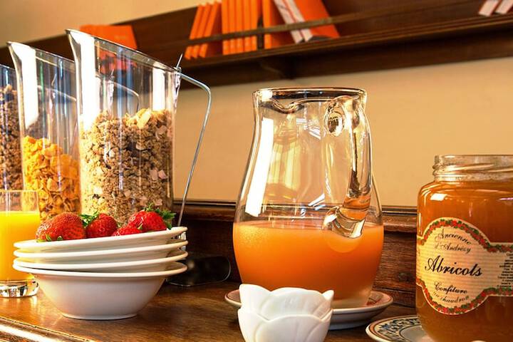 Breakfast/Coffee Service 21 of 38