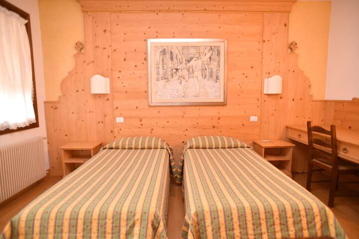Room 5 of 30