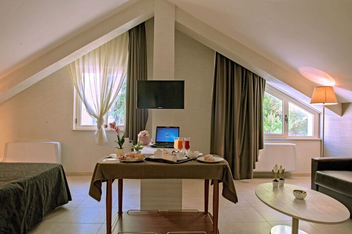 Room 30 of 85