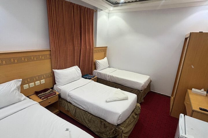 Room 30 of 48