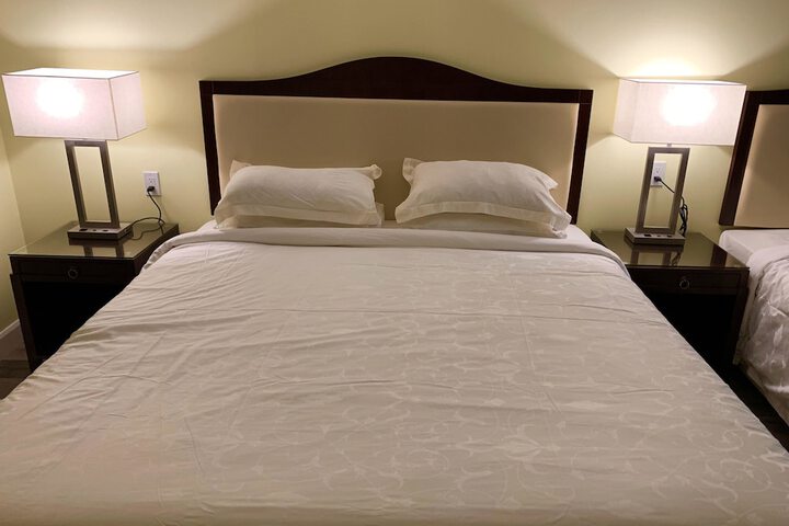 Room 18 of 25