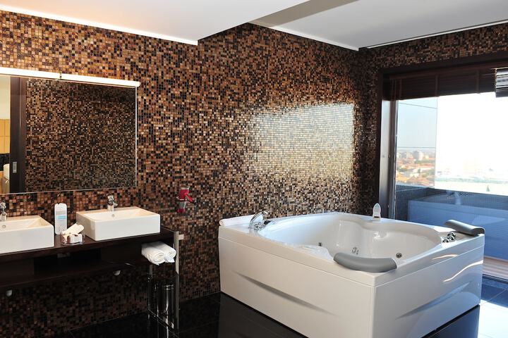 Clean Restrooms