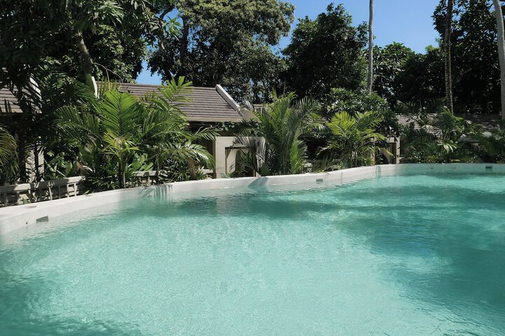 Pool 6 of 9