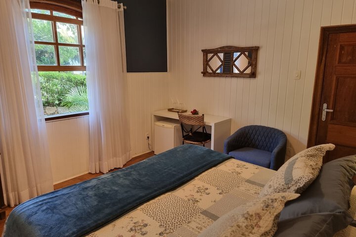 Room 43 of 152