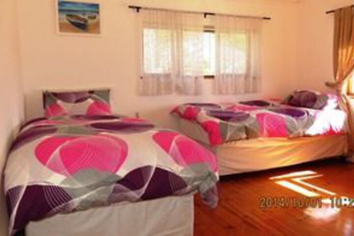 Room 5 of 10