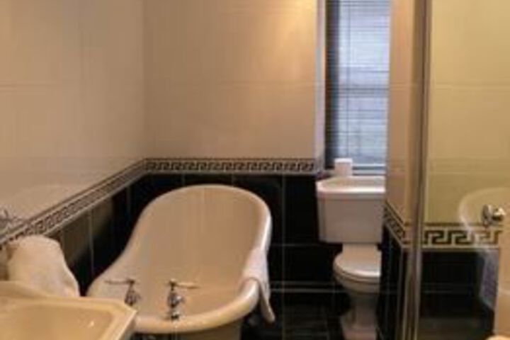 Room 5 of 20