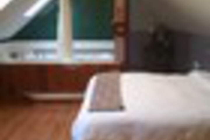 Room 41 of 198