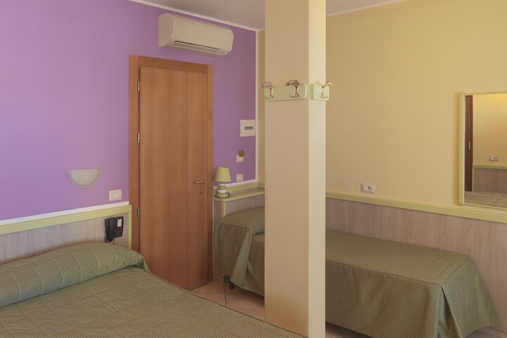 Room 3 of 14