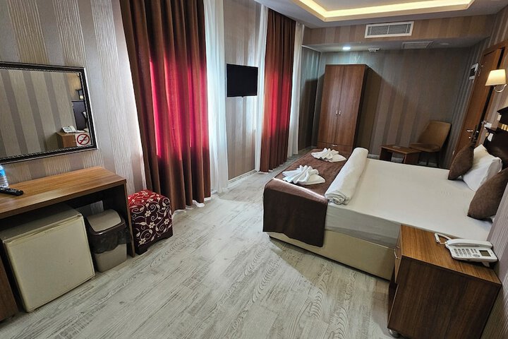 Room 5 of 64