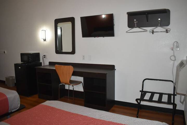 Double Room Disability Accessible (5 of 5)