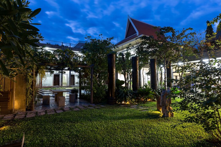 Hotel Exterior 86 of 95