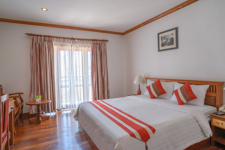 Room 10 of 82