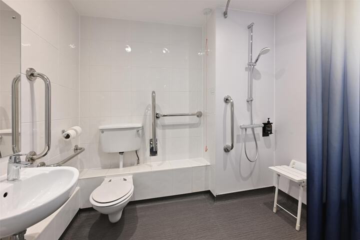 Room 12 of 19
