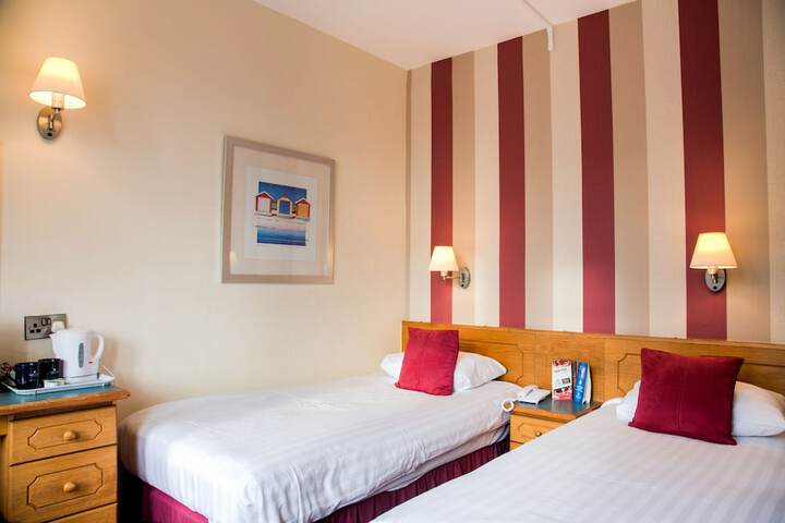 Room 8 of 60